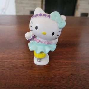 Hello Kitty PVC Figure Ice Skating 2.75" Sanrio Nakajima USA Figurine